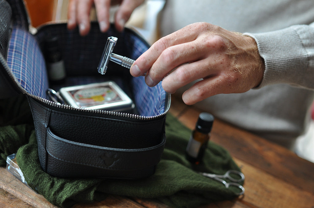 🧳 Trousse de Toilette en Cuir Véritable — Élégance Nomade