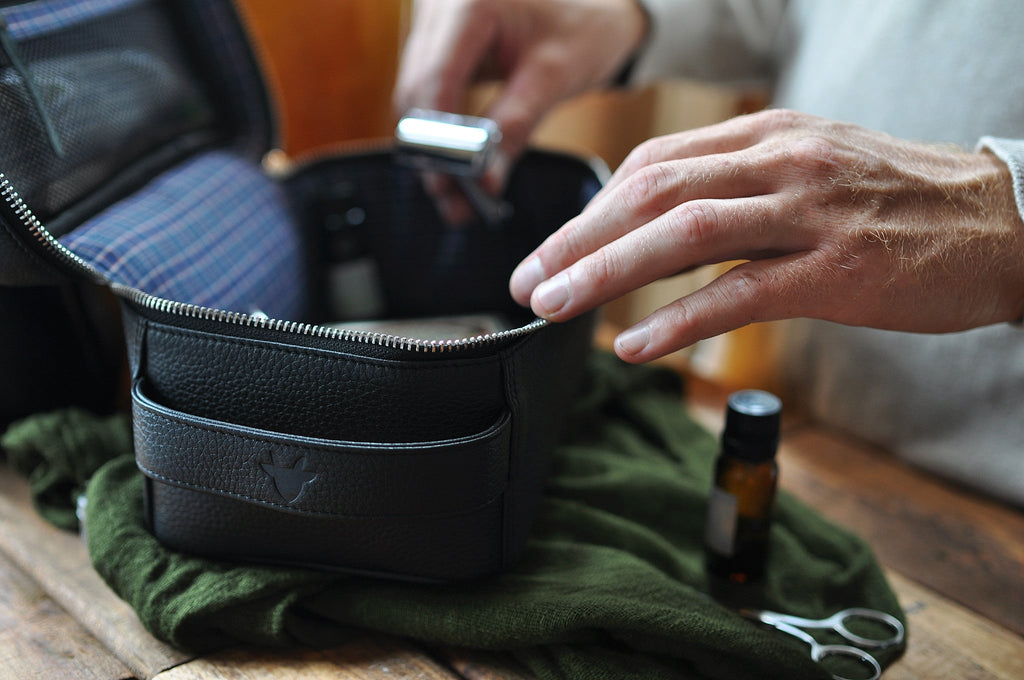 🧳 Trousse de Toilette en Cuir Véritable — Élégance Nomade