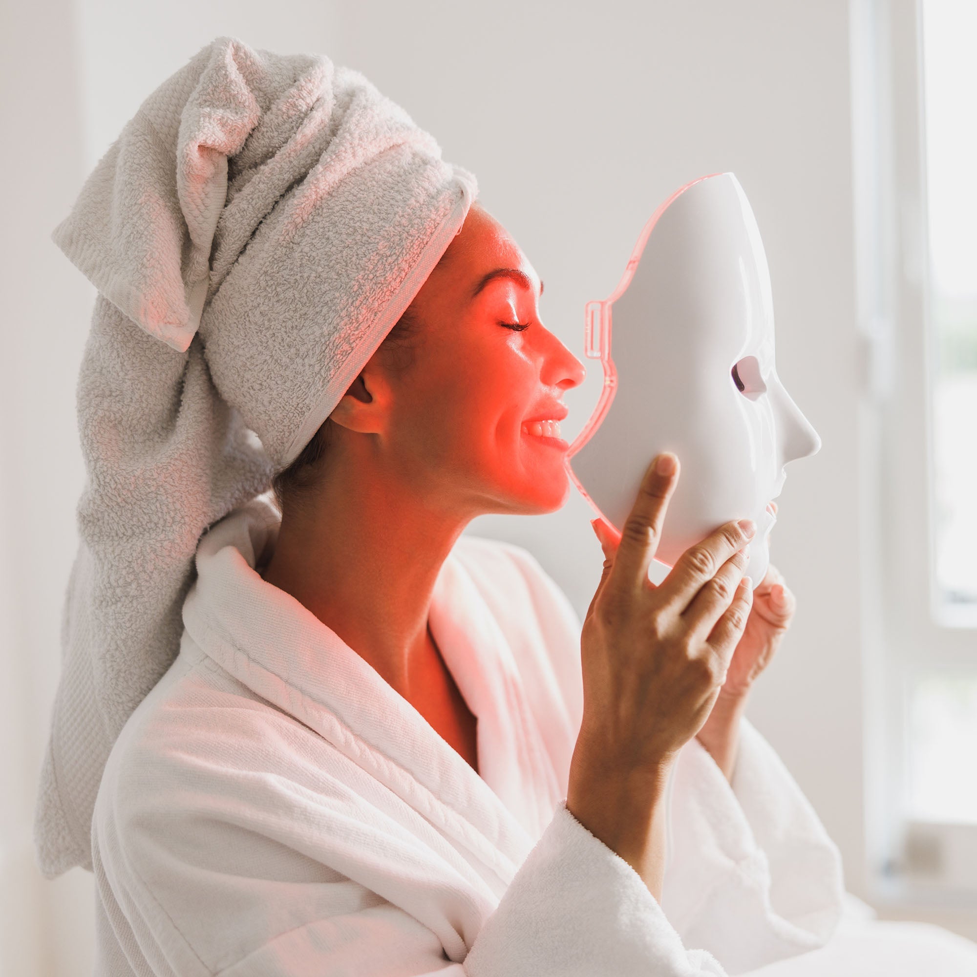 ✨ Masque LED Visage 7 Couleurs — Soin Éclat à la Maison