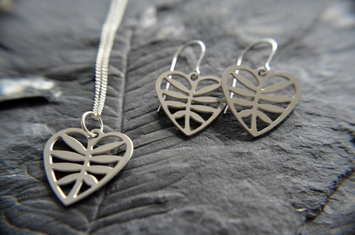 💛 Boucles d'Oreilles Cœur Ajouré en Acier Inoxydable