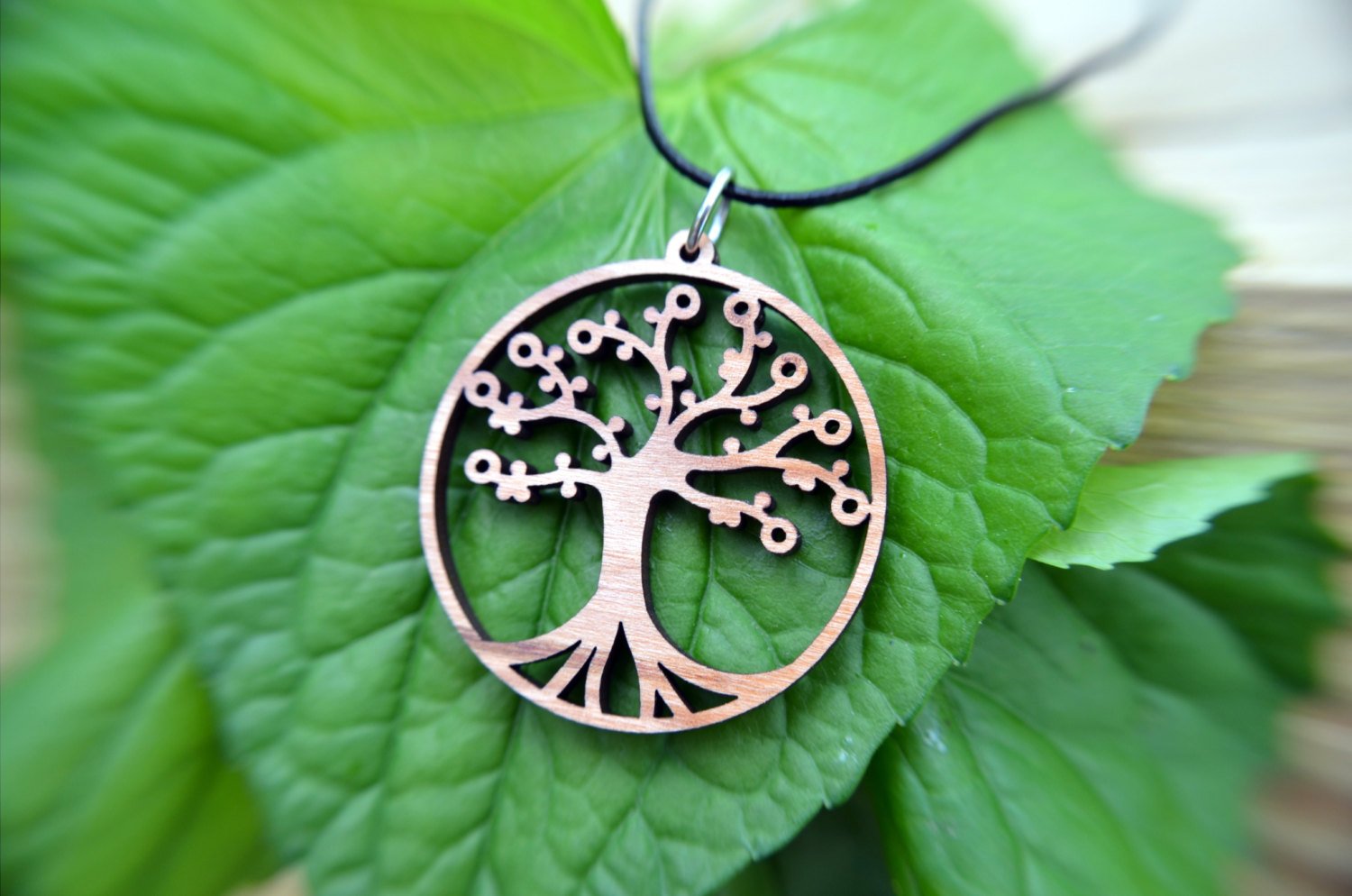 🌳 Collier Arbre de Vie — Bois de Cerisier ou Acier, Fait Main