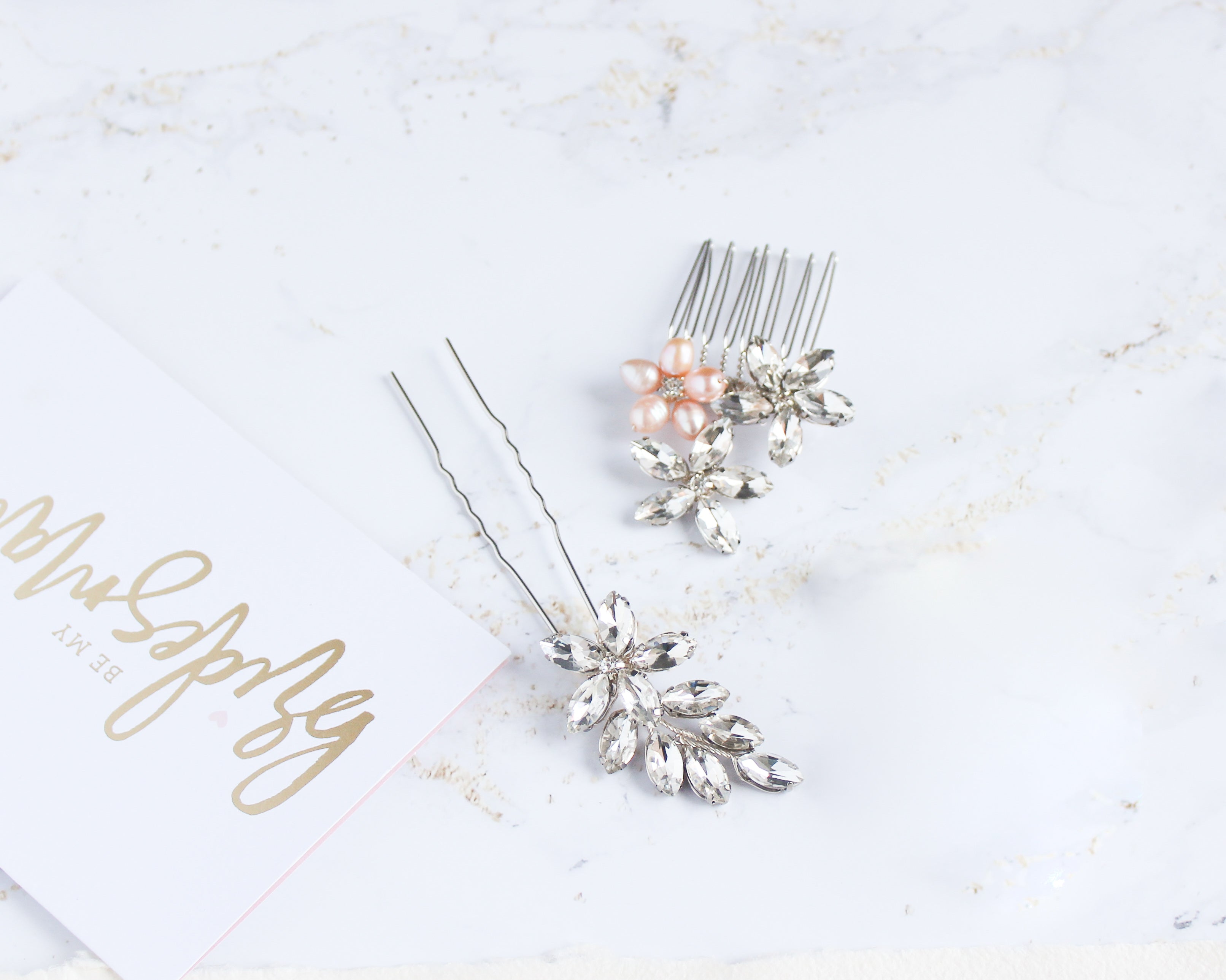 🌸 Parure de Mariée Daisy — Peigne + Épingles à Cristaux