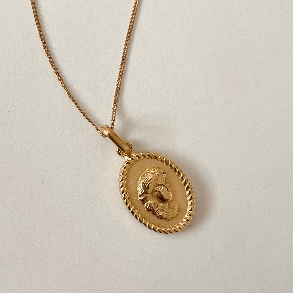 ♈ Collier Signe Astrologique Doré — Acier Recyclé Plaqué Or, Fait au Canada
